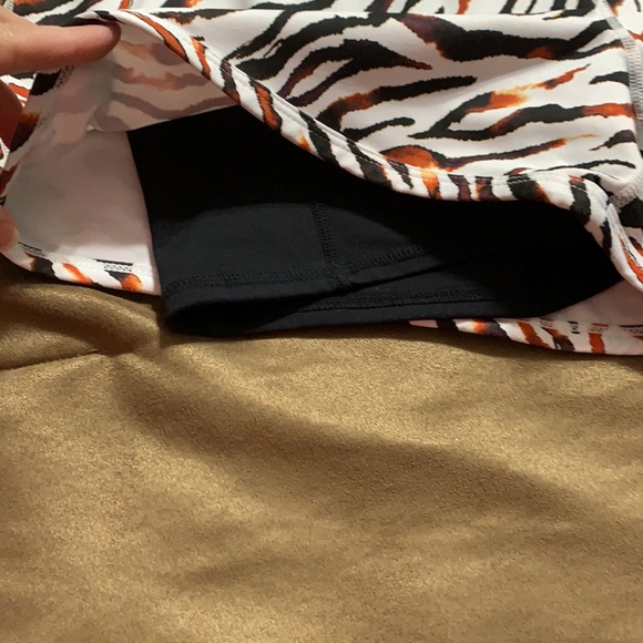 Fabletics shorts - Picture 2 of 7